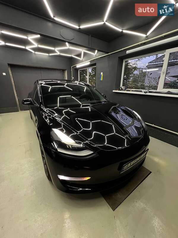 Седан Tesla Model 3 2021 в Харкові