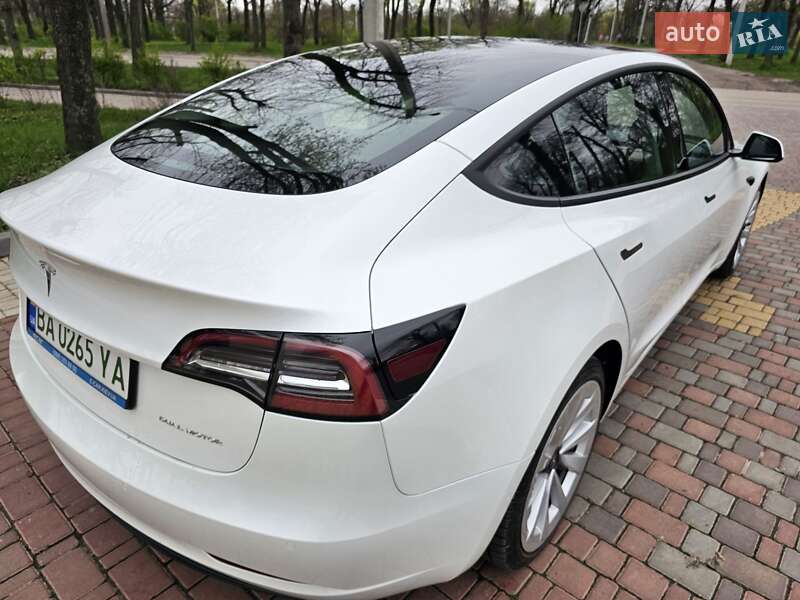 Седан Tesla Model 3 2021 в Кропивницькому