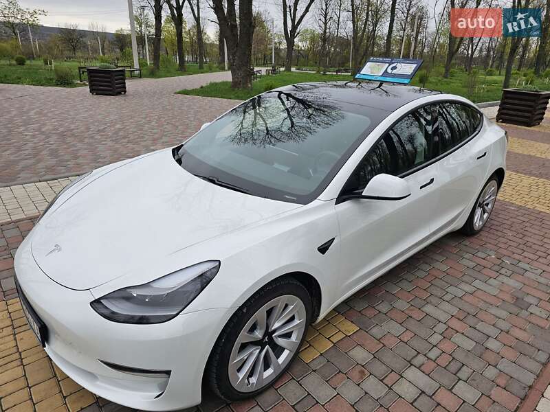 Седан Tesla Model 3 2021 в Кропивницькому