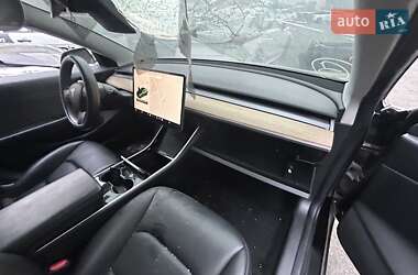 Седан Tesla Model 3 2019 в 