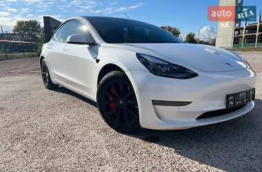 Седан Tesla Model 3 2021 в Киеве