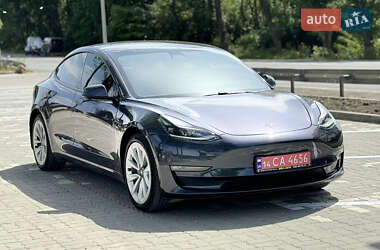 Седан Tesla Model 3 2021 в Львове