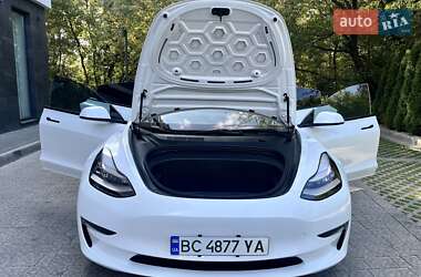 Седан Tesla Model 3 2020 в 