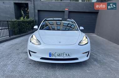 Седан Tesla Model 3 2020 в 