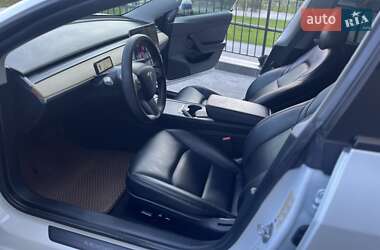 Седан Tesla Model 3 2020 в 