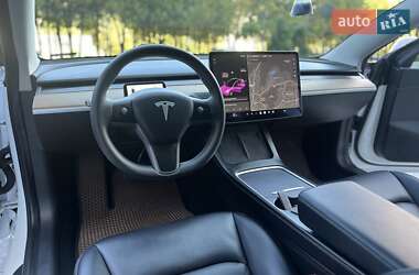 Седан Tesla Model 3 2020 в 