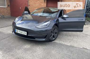 Седан Tesla Model 3 2023 в Вінниці