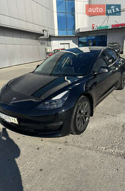 Седан Tesla Model 3 2021 в Чернівцях