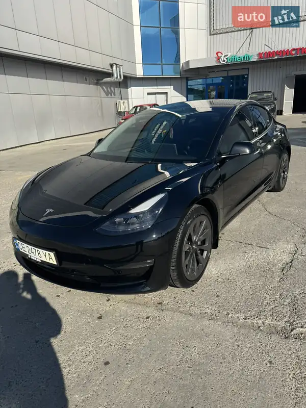 Седан Tesla Model 3 2021 в 