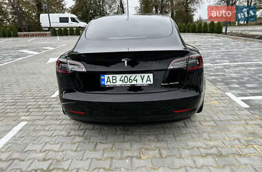 Седан Tesla Model 3 2021 в Виннице