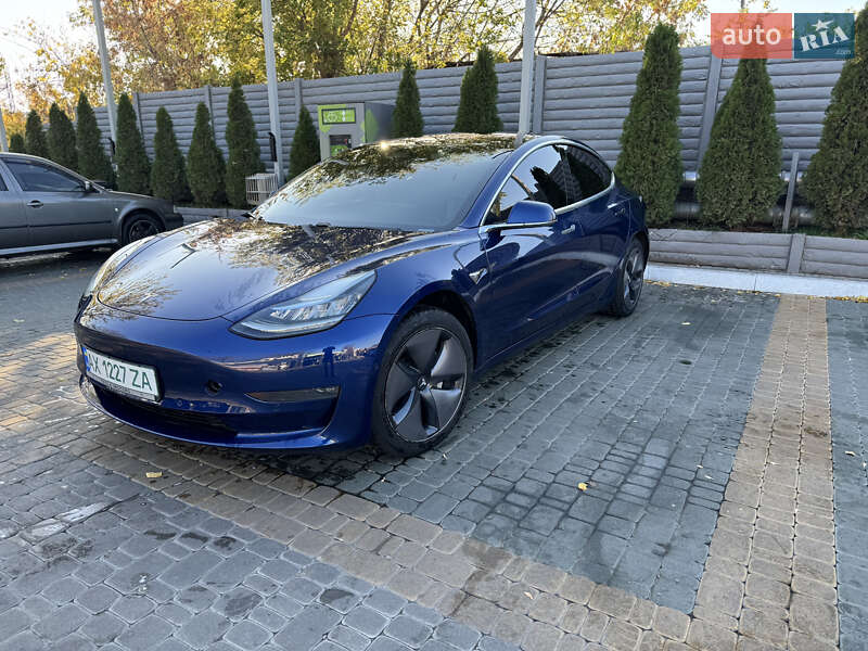 Седан Tesla Model 3 2018 в Харкові