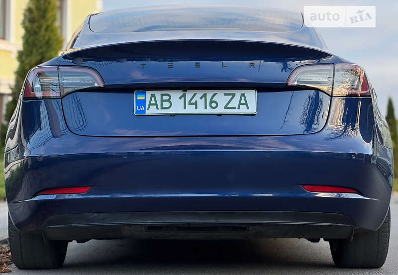 Седан Tesla Model 3 2020 в Виннице