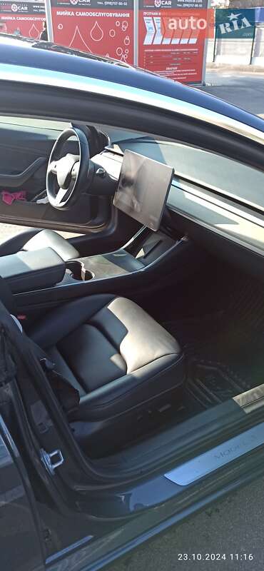 Седан Tesla Model 3 2019 в Киеве