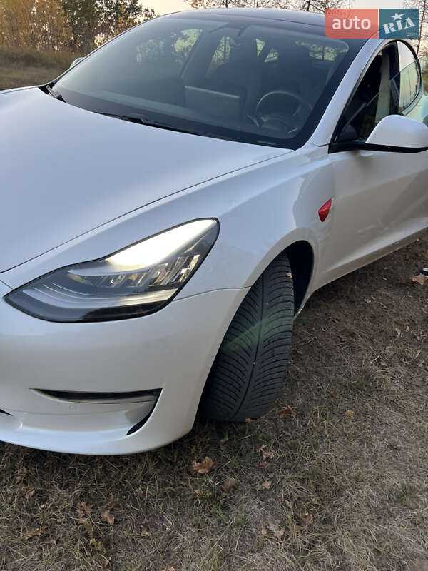 Седан Tesla Model 3 2020 в Харкові