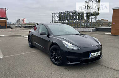 Седан Tesla Model 3 2021 в Києві