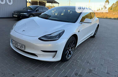 Седан Tesla Model 3 2020 в Буче