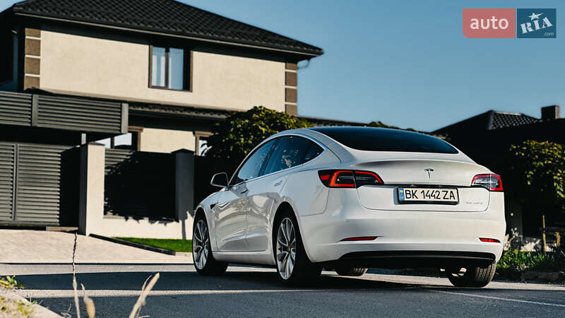 Седан Tesla Model 3 2020 в Рівному фото 12 Седан Tesla Model 3 2020 в Рівному