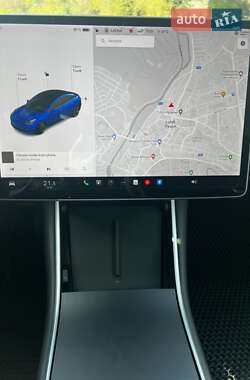 Седан Tesla Model 3 2019 в 
