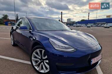 Седан Tesla Model 3 2019 в 