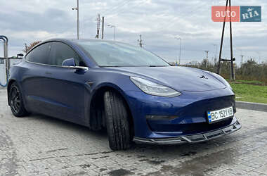 Седан Tesla Model 3 2018 в Буську