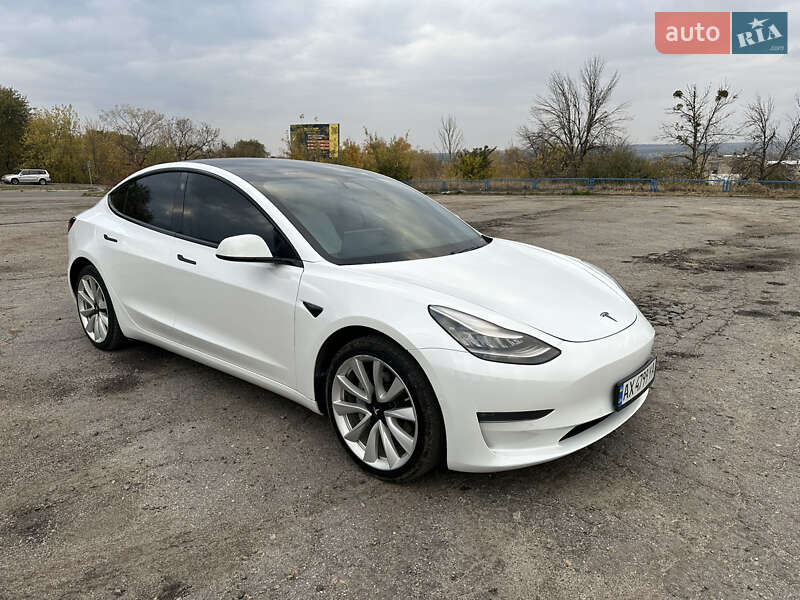 Седан Tesla Model 3 2019 в Ізюмі