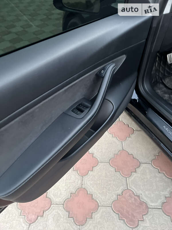 Седан Tesla Model 3 2020 в Харкові