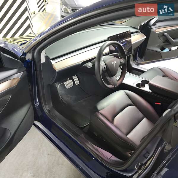 Седан Tesla Model 3 2023 в Одесі