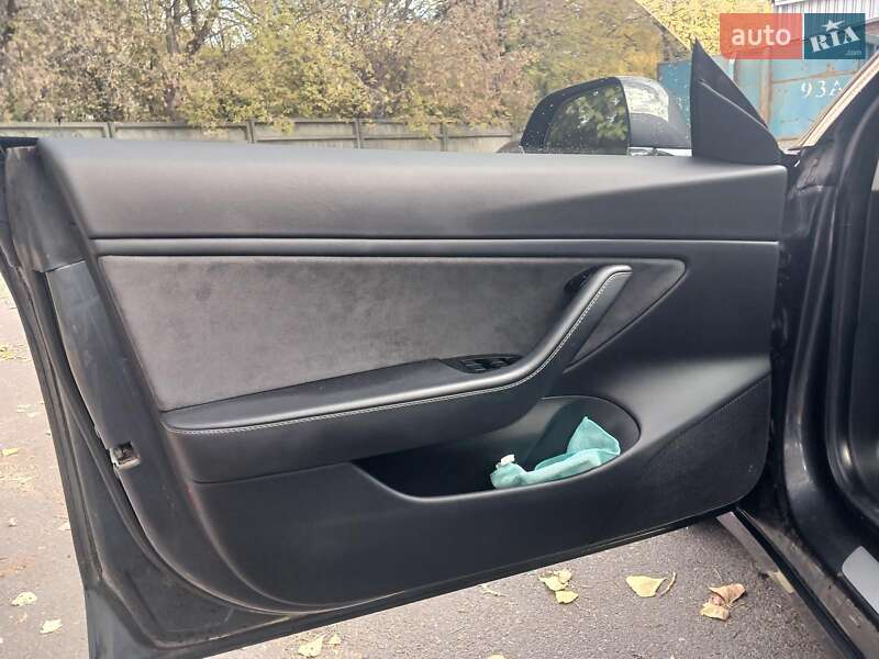 Седан Tesla Model 3 2018 в Киеве