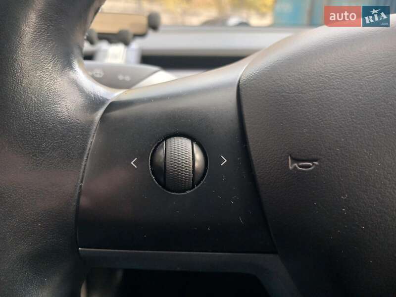 Седан Tesla Model 3 2018 в Киеве