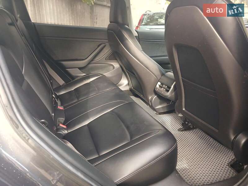 Седан Tesla Model 3 2018 в Киеве