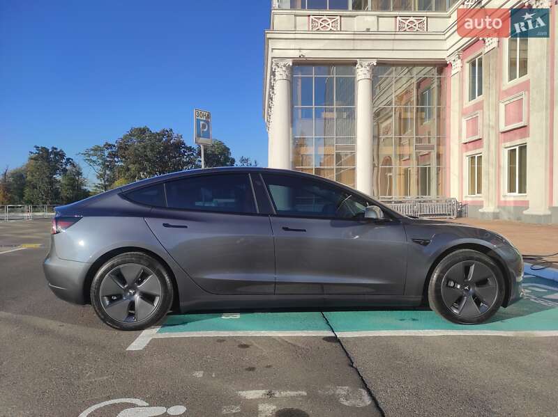 Седан Tesla Model 3 2023 в Одессе