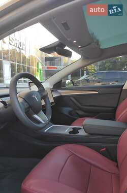 Седан Tesla Model 3 2023 в Одессе