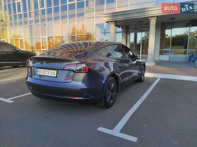 Седан Tesla Model 3 2023 в Одессе