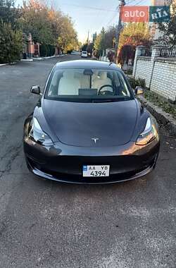 Tesla Model 3 2022