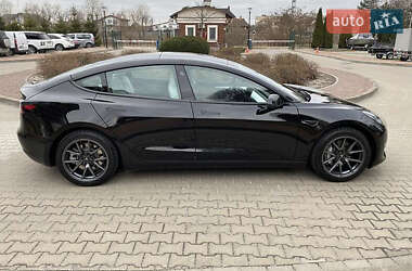 Седан Tesla Model 3 2021 в Киеве