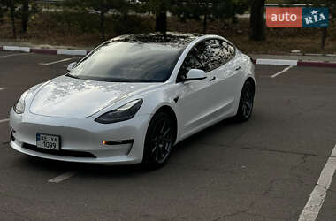 Седан Tesla Model 3 2021 в Николаеве