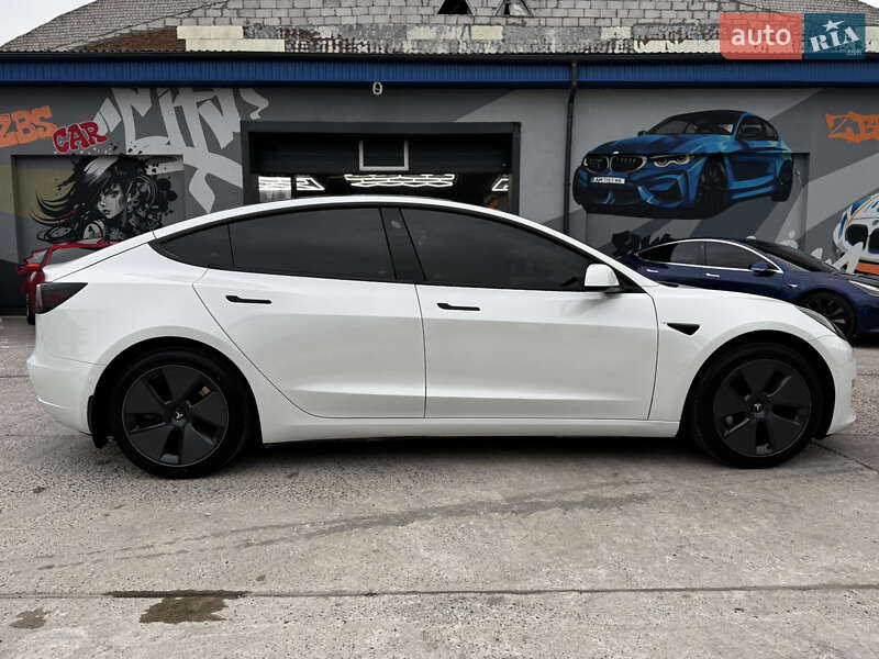 Седан Tesla Model 3 2022 в Житомире