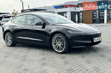 Седан Tesla Model 3 2024 в Хусте