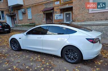 Седан Tesla Model 3 2019 в 
