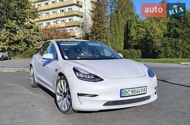 Седан Tesla Model 3 2019 в Львові