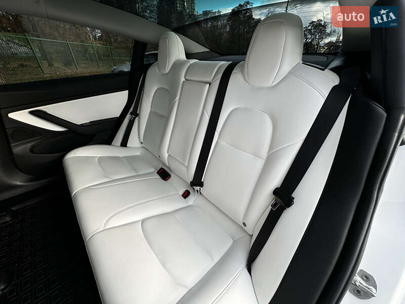 Седан Tesla Model 3 2019 в Харкові