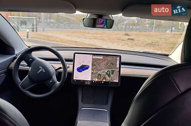 Седан Tesla Model 3 2021 в 