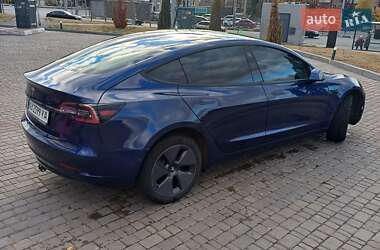 Седан Tesla Model 3 2021 в 