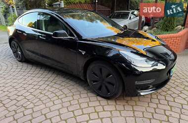 Седан Tesla Model 3 2019 в Одесі