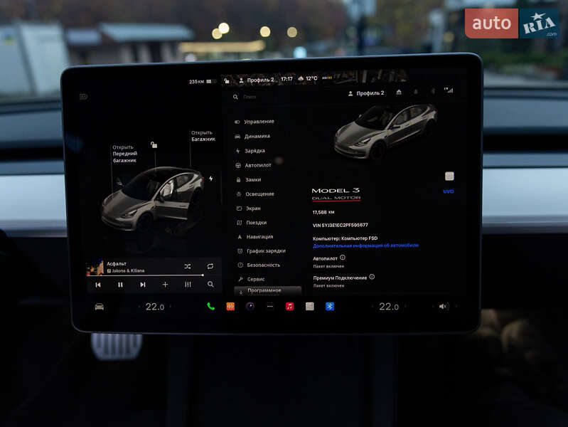 Седан Tesla Model 3 2023 в Ужгороде