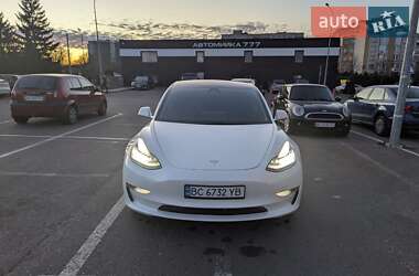 Седан Tesla Model 3 2020 в Львове