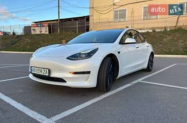 Седан Tesla Model 3 2021 в 
