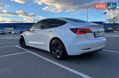 Седан Tesla Model 3 2021 в 