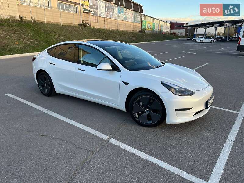 Седан Tesla Model 3 2021 в Виннице