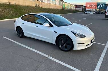 Седан Tesla Model 3 2021 в 